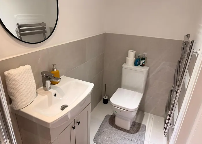 Luxury Rooms - Pick A Room - Free Parking & Kitchen Access, Near Etihad Stadium, The Coop Live & Piccadilly Station,